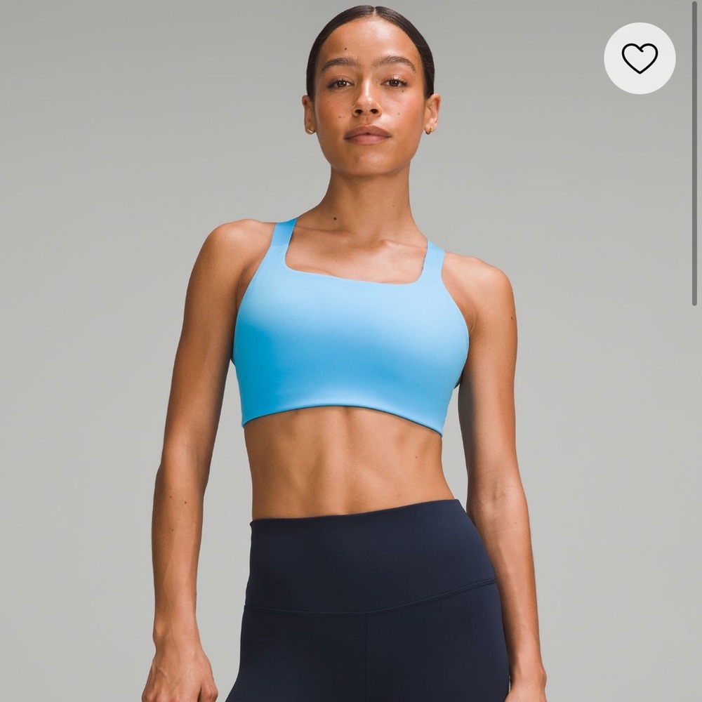 Lululemon Ultralu Square-Neck Workout Bra Medium
Support, D/DD Cup
